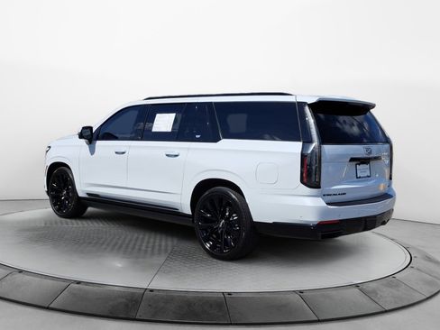 Certified 2026 Cadillac Escalade ESV Platinum Sport w/ LPO, ONYX Package AWD/4WD image 5