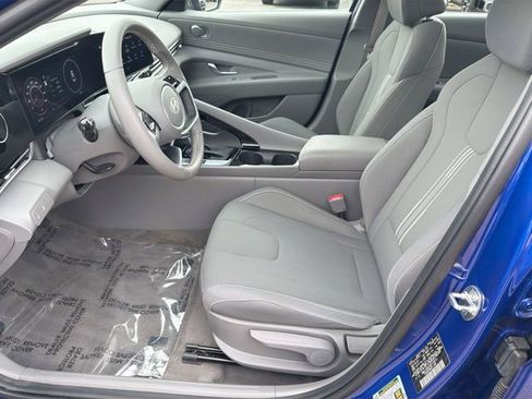 Used 2024 Hyundai Elantra SEL w/ Convenience Package image 15