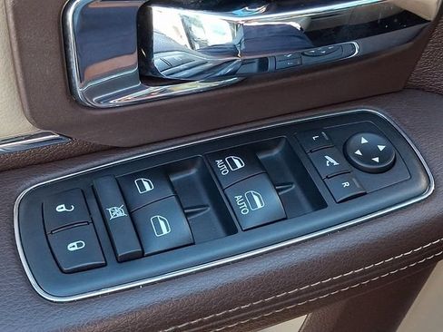 Used 2017 RAM 3500 Laramie AWD/4WD image 19