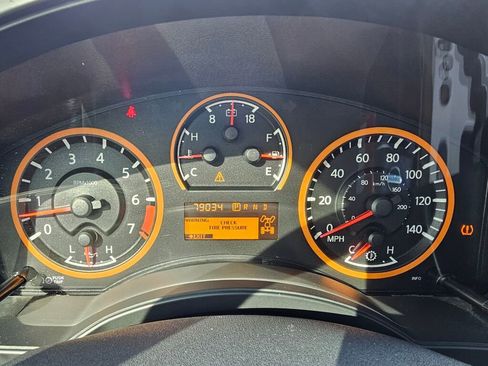 Used 2012 Nissan Titan SL image 24