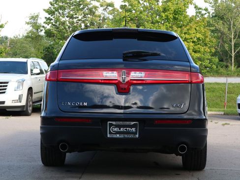 Used 2019 Lincoln MKT AWD image 10