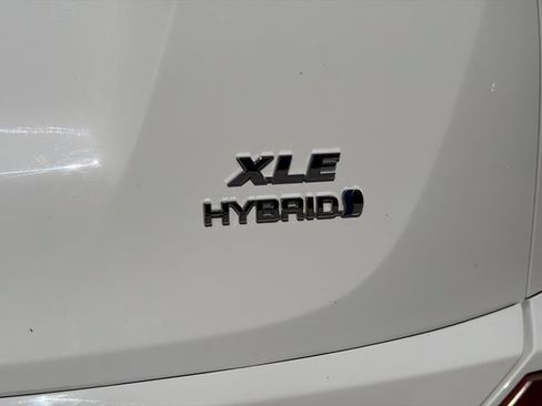 Used 2018 Toyota RAV4 XLE w/ Convenience Package AWD/4WD image 43