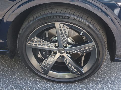 Used 2023 Genesis GV70 3.5T Sport w/ Sport Prestige Package image 9