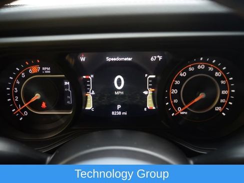 Used 2024 Jeep Wrangler Unlimited Sahara w/ Technology Group AWD/4WD image 3