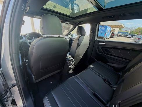 Used 2022 Volkswagen Tiguan SE R-Line FWD image 24