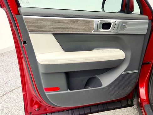 Used 2024 Hyundai Santa Fe Limited AWD/4WD image 11