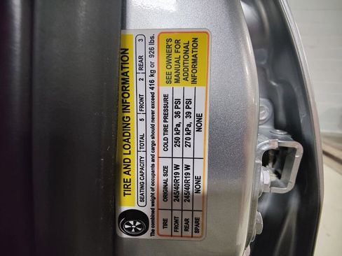 Used 2009 Pontiac G8 GXP RWD image 23