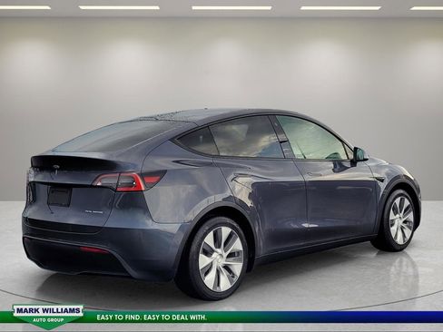 Used 2021 Tesla Model Y Long Range AWD/4WD image 4