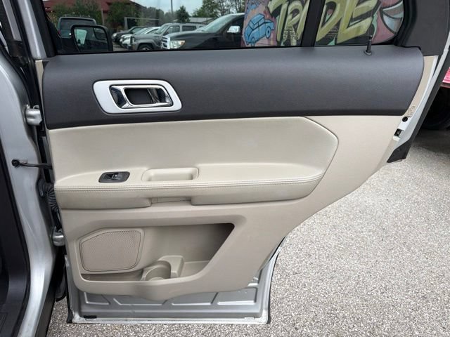 Used 2015 Ford Explorer XLT w/ Equipment Group 201A AWD/4WD image 27
