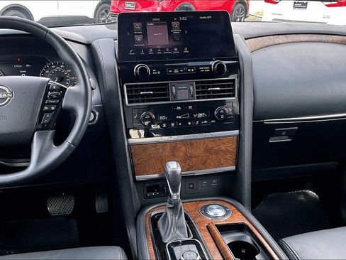 Used 2023 Nissan Armada SL w/ Captain's Chairs Package image 9