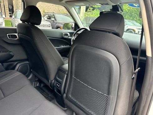 Used 2024 Hyundai Venue SEL FWD image 25