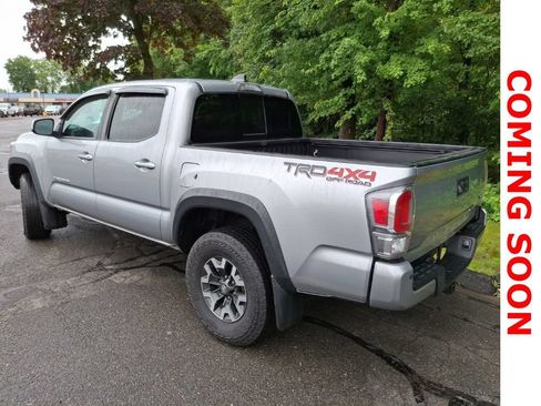 Used 2020 Toyota Tacoma TRD Off-Road w/ Technology Package AWD/4WD image 8