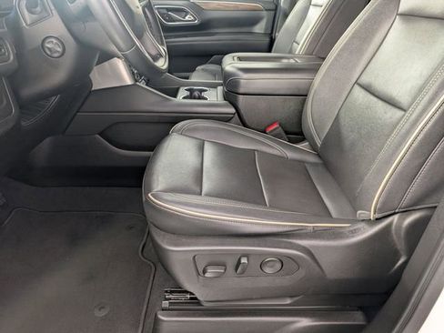 Used 2023 Chevrolet Suburban Premier image 13