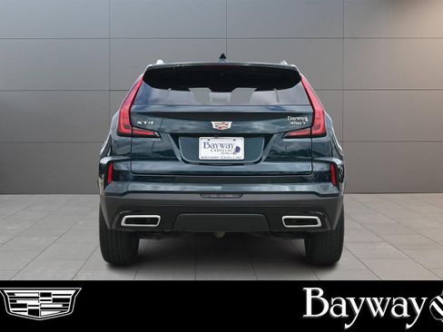 Used 2024 Cadillac XT4 Premium Luxury w/ Cold Weather Package FWD image 6