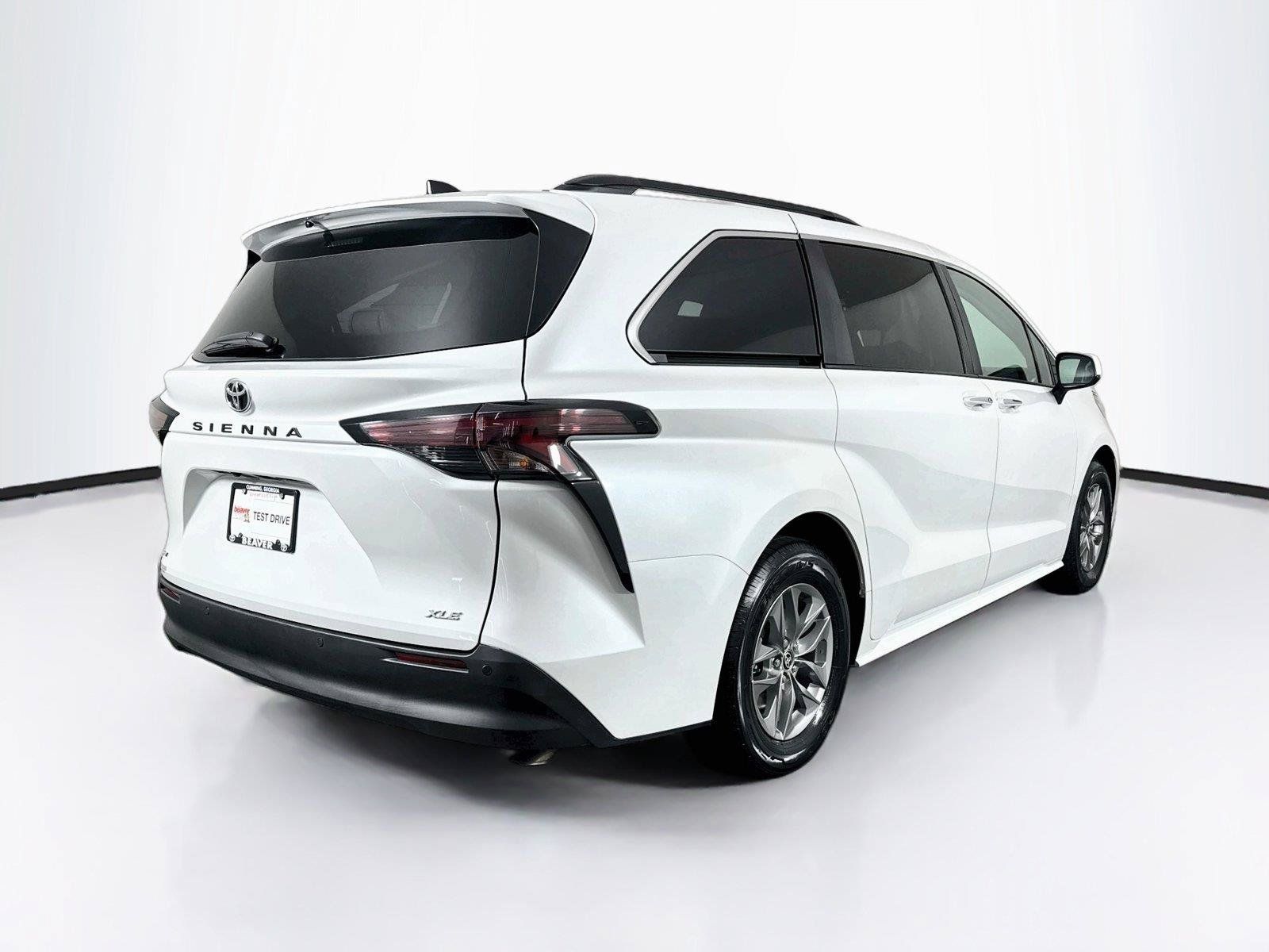 Certified 2026 Toyota Sienna XLE FWD image 2
