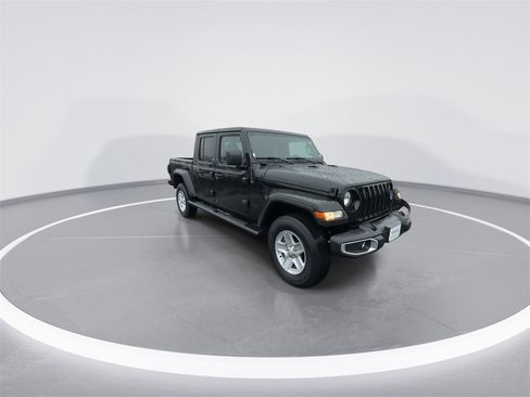 Used 2023 Jeep Gladiator Sport image 2