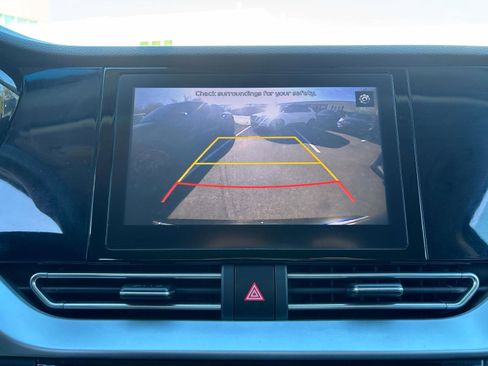 Used 2022 Kia Niro LX image 19