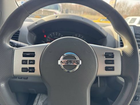 Used 2013 Nissan Frontier SV AWD/4WD image 32