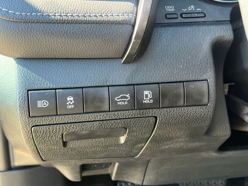 Used 2024 Toyota Camry SE image 22