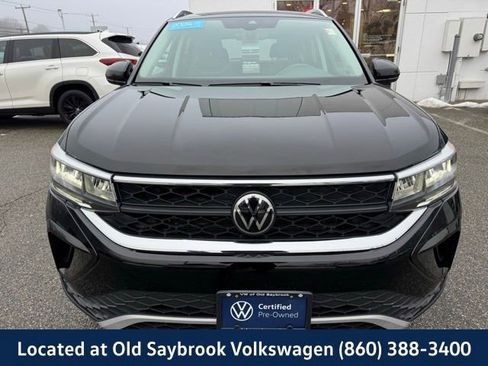 Used 2024 Volkswagen Taos SE image 2