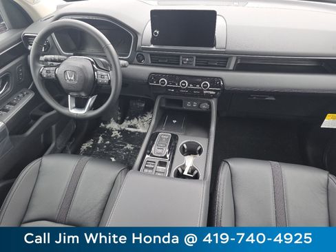 New 2025 Honda Pilot Touring image 20