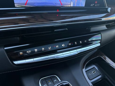 Used 2022 Cadillac Escalade Sport Platinum AWD/4WD image 25