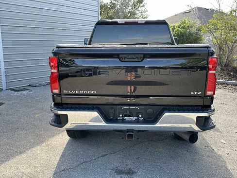 Used 2024 Chevrolet Silverado 2500 LTZ w/ LTZ Convenience Package AWD/4WD image 5