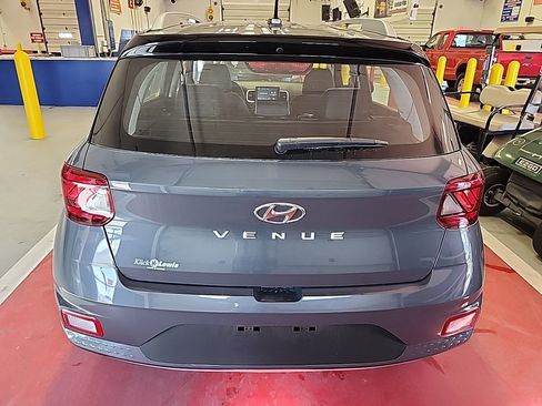 Used 2026 Hyundai Venue SEL image 4