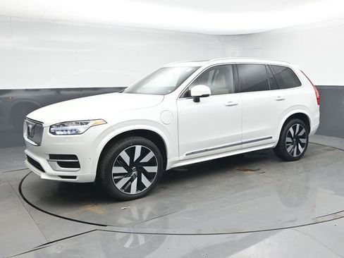 Used 2023 Volvo XC90 T8 Ultimate w/ Protection Package image 4