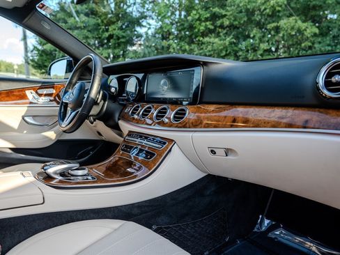 Used 2019 Mercedes-Benz E 300 4MATIC w/ Driver Assistance Package image 32
