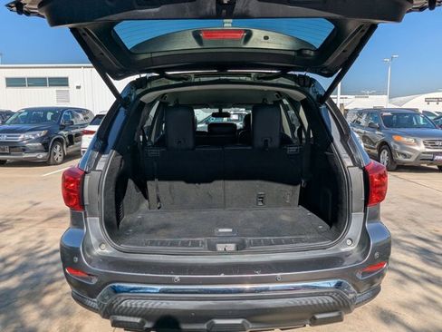 Used 2019 Nissan Pathfinder SL image 16
