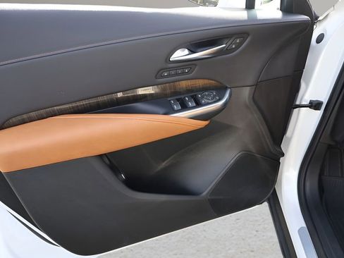 Used 2020 Cadillac XT4 Premium Luxury w/ Enhanced Visibility Package image 28