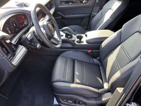 New 2026 Porsche Cayenne GTS image 20