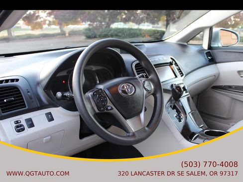 Used 2013 Toyota Venza LE w/ LE Convenience Pkg image 10