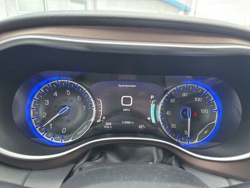 Used 2017 Chrysler Pacifica Touring-L Plus image 12