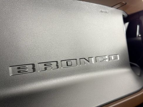 Used 2024 Ford Bronco Outer Banks AWD/4WD image 21
