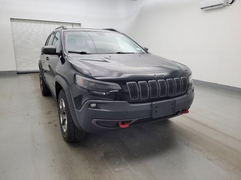 Used 2019 Jeep Cherokee Trailhawk w/ Cold Weather Group image 14