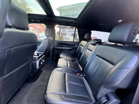 Used 2019 Ford Expedition Max XLT w/ Equipment Group 202A AWD/4WD image 10