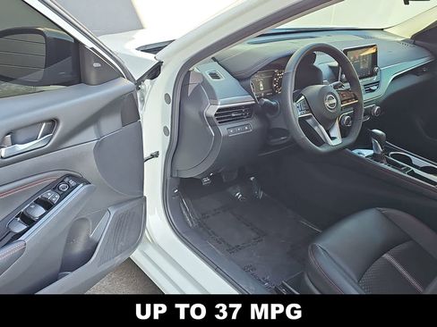 Used 2023 Nissan Altima 2.5 SR FWD image 10