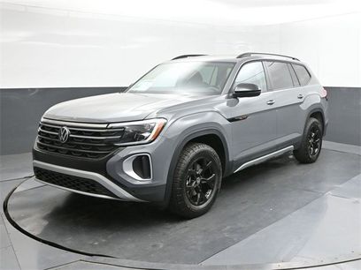New 2025 Volkswagen Atlas Peak Edition SE