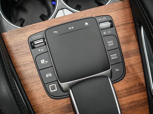 Certified 2025 Mercedes-Benz GLE 450 4MATIC image 19