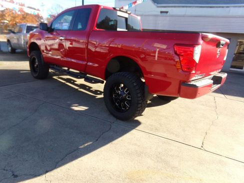 Used 2021 Nissan Titan SV w/ SV Convenience Package image 5