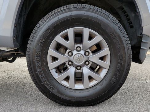 Used 2019 Toyota Tacoma SR5 image 11