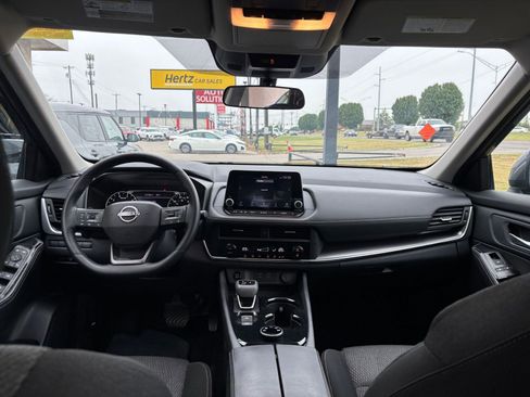 Used 2025 Nissan Rogue SV AWD/4WD image 34