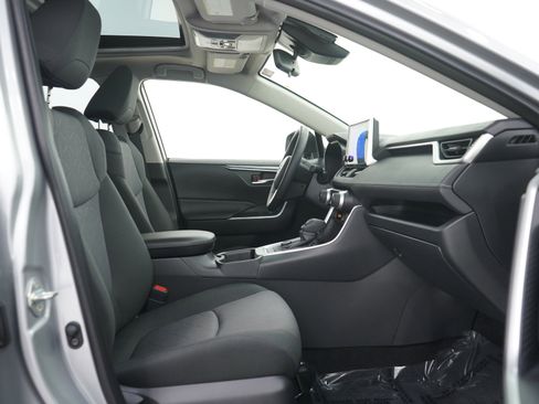 Used 2025 Toyota RAV4 XLE image 10