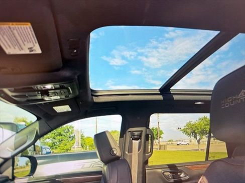 Used 2023 Chevrolet Tahoe High Country image 8