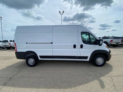 Used 2023 RAM ProMaster 2500 FWD image 2