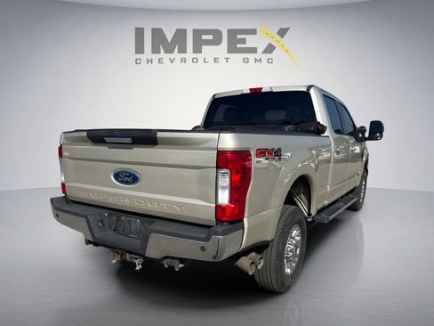 Used 2017 Ford F250 XLT w/ XLT Premium Package AWD/4WD image 5