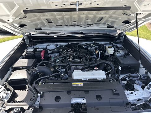 Used 2024 Toyota Tacoma TRD Off-Road image 34