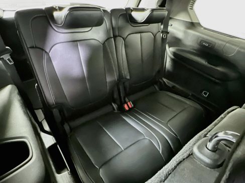 Used 2023 Jeep Grand Cherokee L Limited AWD/4WD image 27